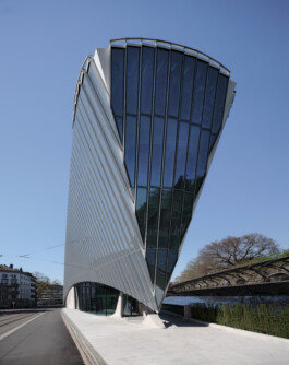 Haus zum Falken Zürich frontview Santiago Calatrava