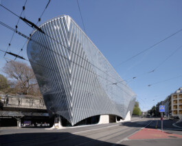 Haus zum Falken Zürich pedestrian view Santiago Calatrava