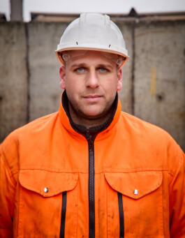 Rhenus Port Logistics Basel Rhine harbour portrait, corporate photography by Peter Mikolas 
