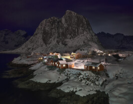 Hamnoy-Lofoten-Night-Peter-Mikolas 